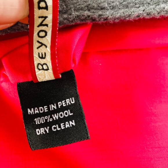 Crocus Embroidered wool handbag - Picture 6 of 7